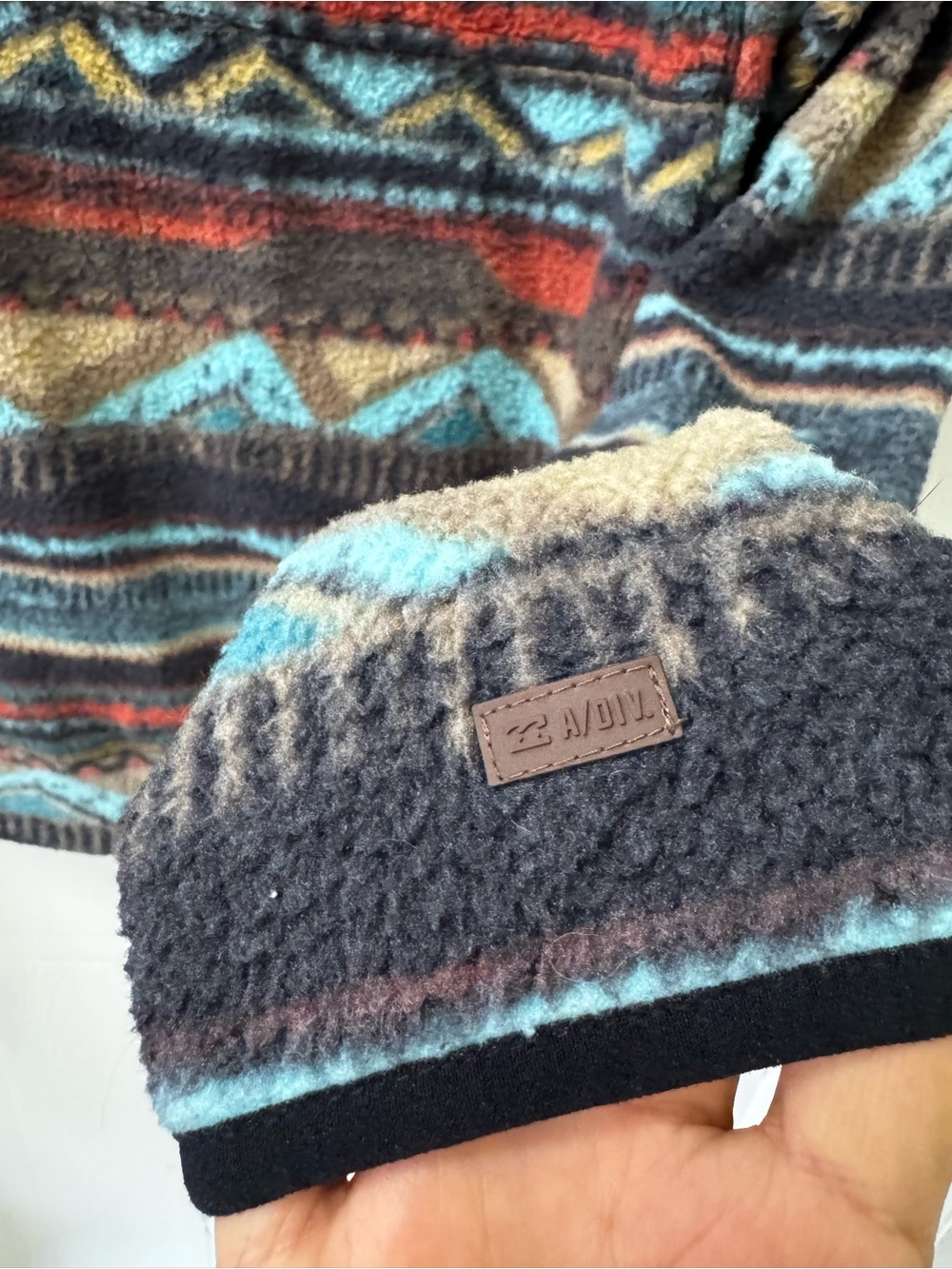 Billabong Men’s Black Multicolor Patterned Half-Zip Fleece Pullover - Picture 3 of 9
